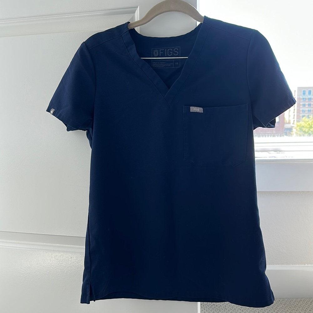 Wear Figs Catarina one pocket scrub top